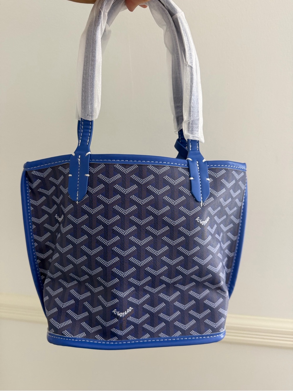 Blue Patterned Tote Bag - Women's Handbag - Picture 4 of 6